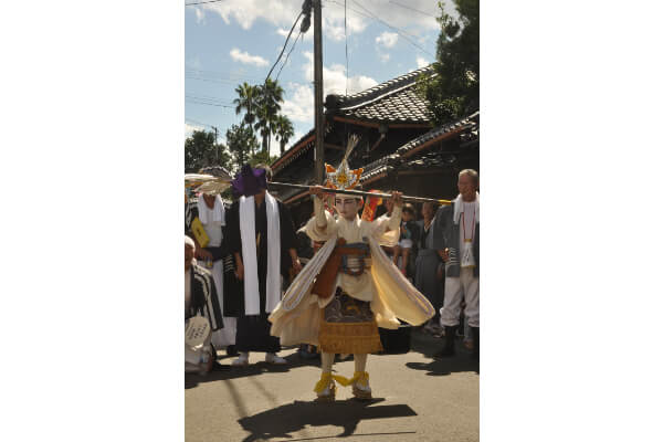 八幡神社的例行祭典