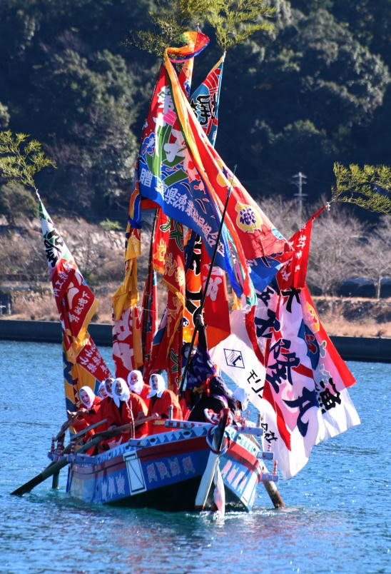 尾鷲市梶賀町に250年伝わる『ハラソ祭り』－古式捕鯨を今に伝える感謝の儀式－